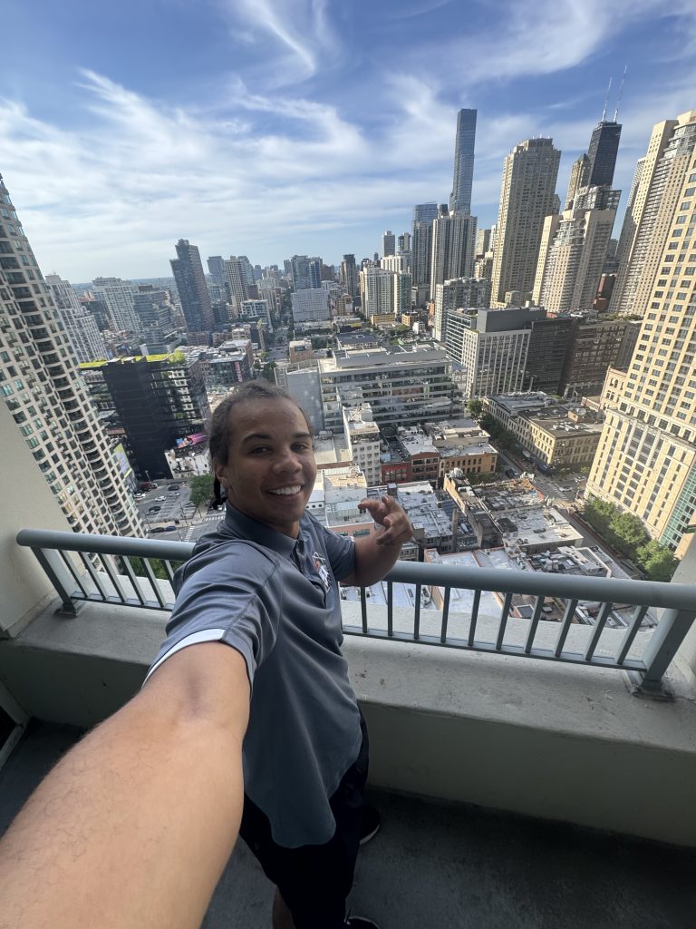 1 studio apartment move from Des Moines to Chicago