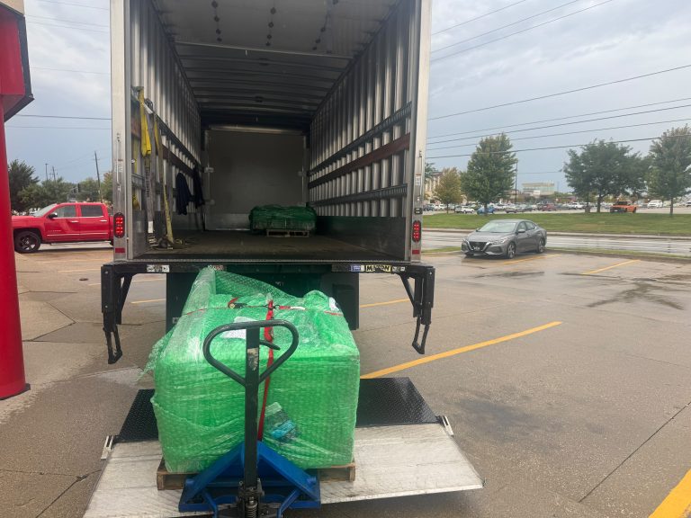 Home 7 Commercial Unloading for Verizon in Des Moines, IA – Labor Only