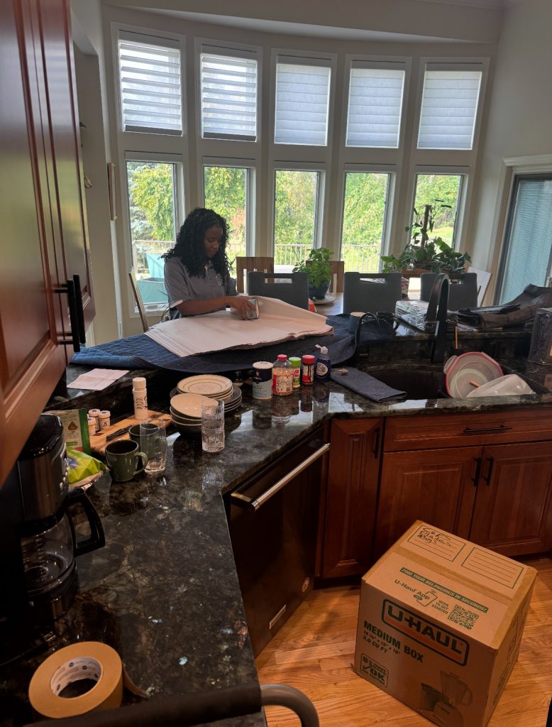 Large Home Packing Service in Glen Oaks Country Club, West Des Moines